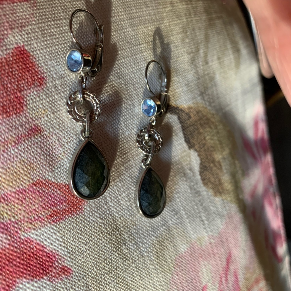Lia Sophia lever back earrings - Picture 8 of 9